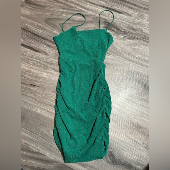 Women’s green dress size small sparkly prom/homecoming/formal - Picture 1 of 2